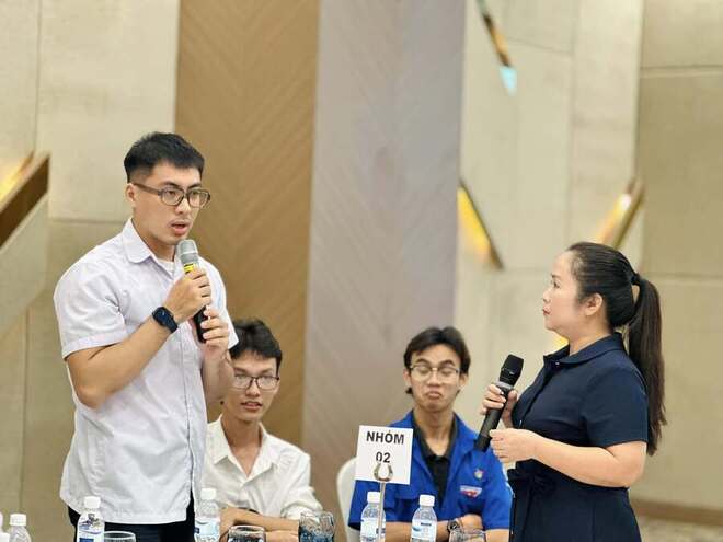 Đối thoại hỏi đáp cùng sinh viên