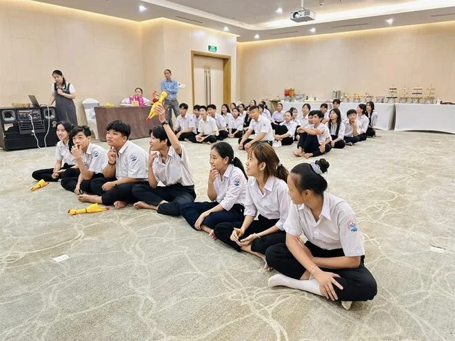 Buổi đào tạo cho sinh viên ngành du lịch khách sạn